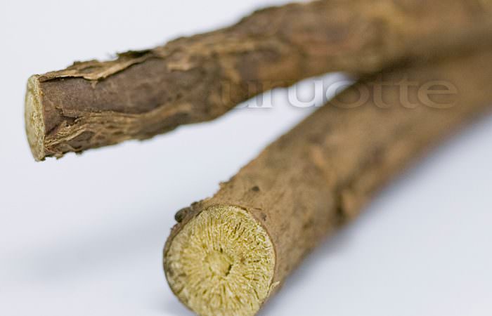 【こだわり成分事典】グリチルリチン酸ジカリウム：抗炎症作用で頭皮トラブルに。殺菌効果で気になる頭皮臭にも！
